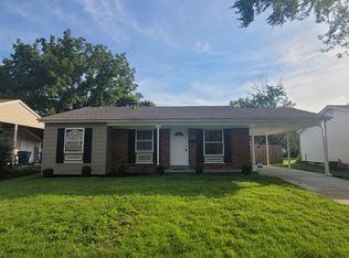 2430 Teakwood Manor Dr, Florissant, MO