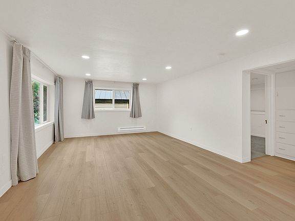 4th image of 528 Ogden Cyn