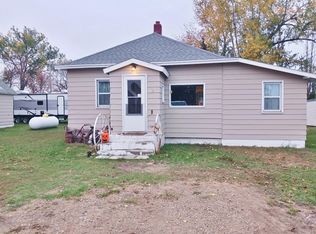 106 3rd St SW, Towner, ND 58788
