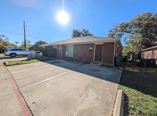 900 Naomi Ln, Arlington, TX 76011
