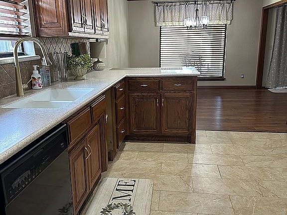 5th image of 2625 SW 105th St
