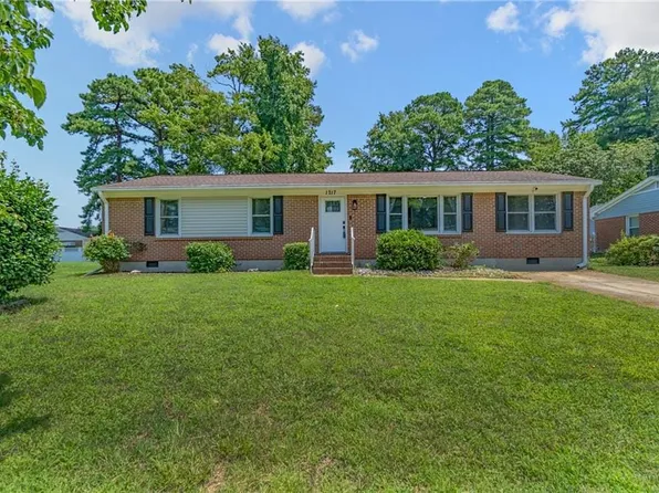 1217 Lakeview Dr, Portsmouth, VA 23701