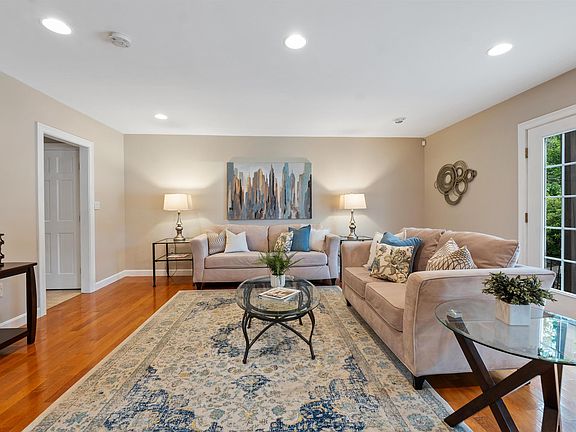 4th image of 271 Merritt Nyberg Lane