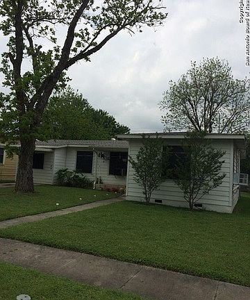 3rd image of 235 Englewood Dr