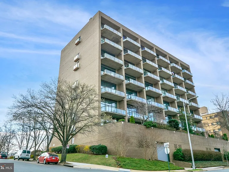 1401 N Oak St #G6 — Photo 2