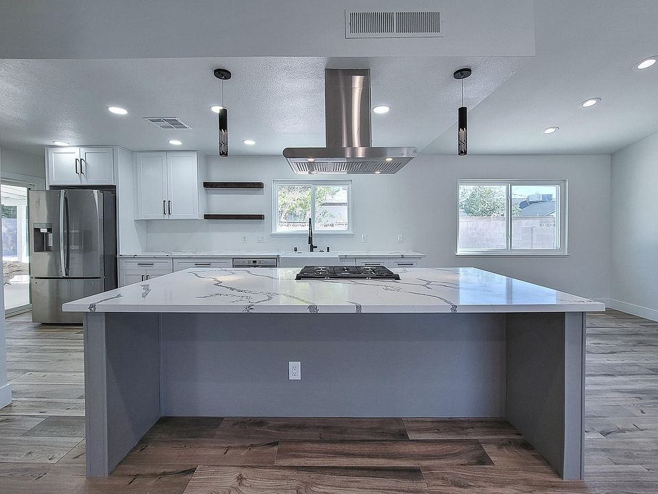1st image of 775 Sandra Dr