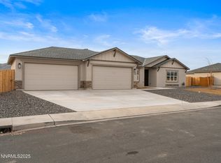 2555 Emerson Cir, Fernley, NV 89408