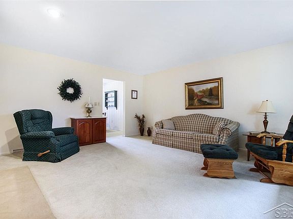 2nd image of 672 Eastgate Dr