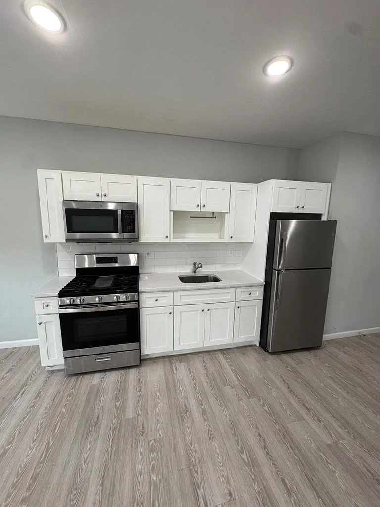 2 bed, $2,127 — Photo 2