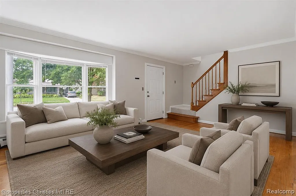 4 bed, 2.0 bath, 1607 sqft, $2,200 — Photo 3