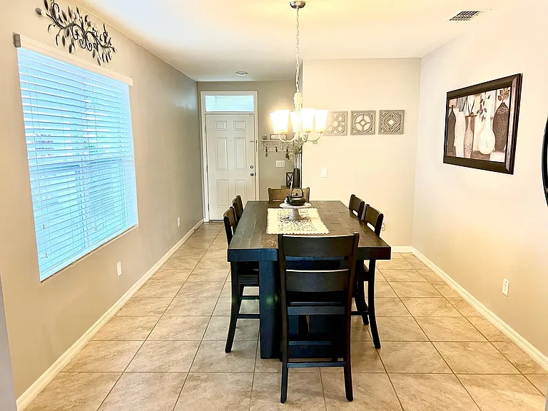 3211 Surfbird St — Photo 3