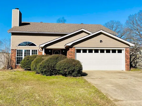 806 Green Valley Dr, Bryant, AR 72022