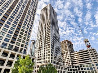 30 Elm Dr W #1702, Mississauga, ON L5B 0N6