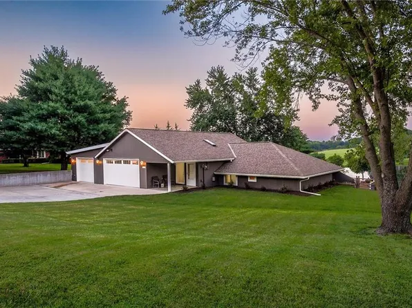 5400 W Gale Rd, Smithville, MO 64089