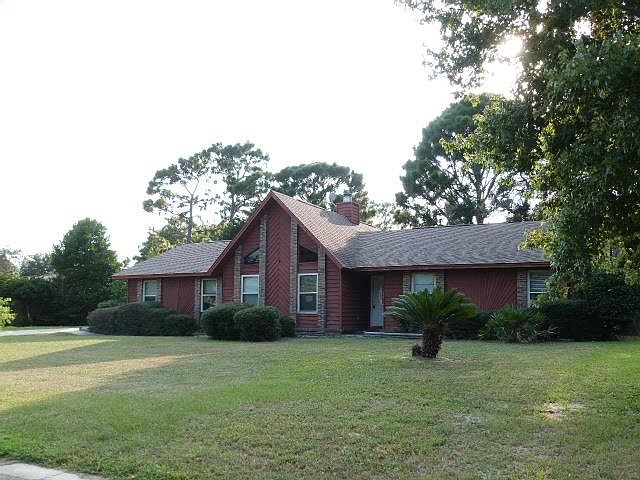 1st image of 995 Great Oaks Dr