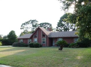 995 Great Oaks Dr, Gulf Breeze, FL 32563