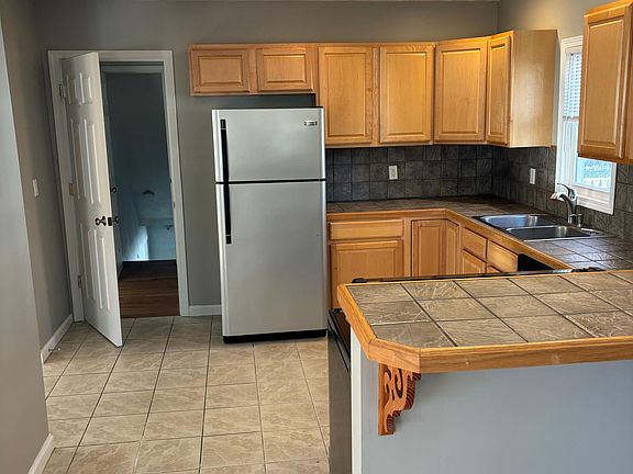 5th image of 6628 N College Ave