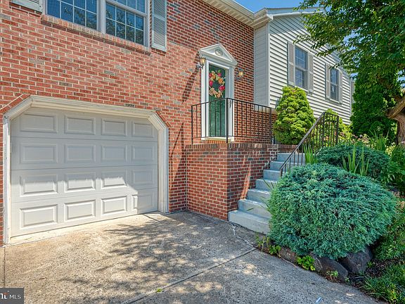 5th image of 708 Eastwood Ct
