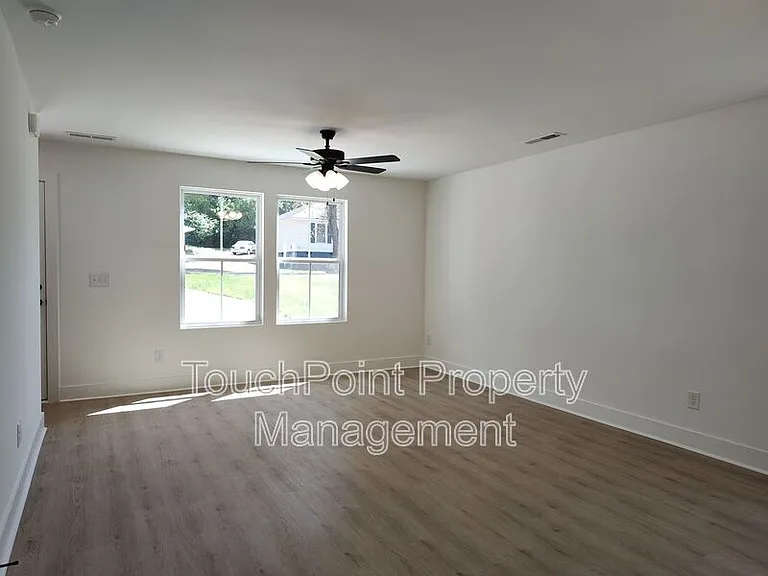 1413 Arden Ave — Photo 10