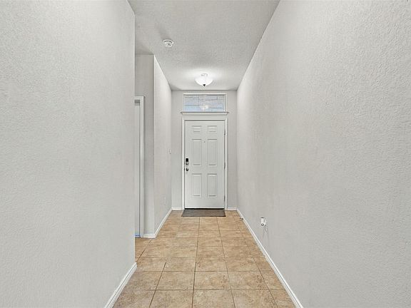 4th image of 140 Rearden Blvd