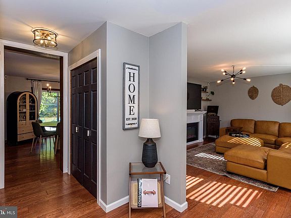 3rd image of 31780 Phillips Rd