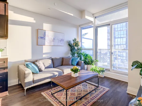 17 Zorra St #1111, Toronto, ON M8Z 0C8