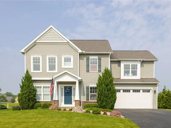 25 Tea Olive Ln, Fairport, NY 14450