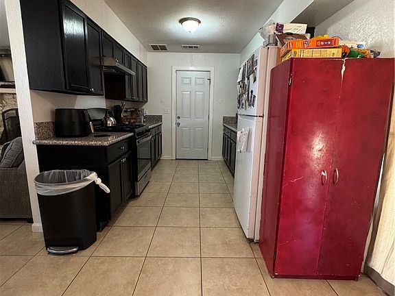 3rd image of 14530 Manzano Rd