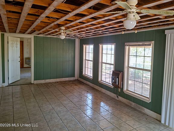 4th image of 170 Parsonage Rd