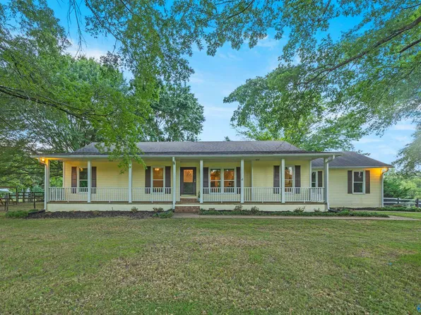 12044 W Ridge Dr NW, Huntsville, AL 35810