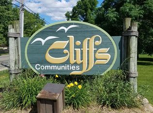 824 Cliffs Dr APT 303E, Ypsilanti, MI 48198