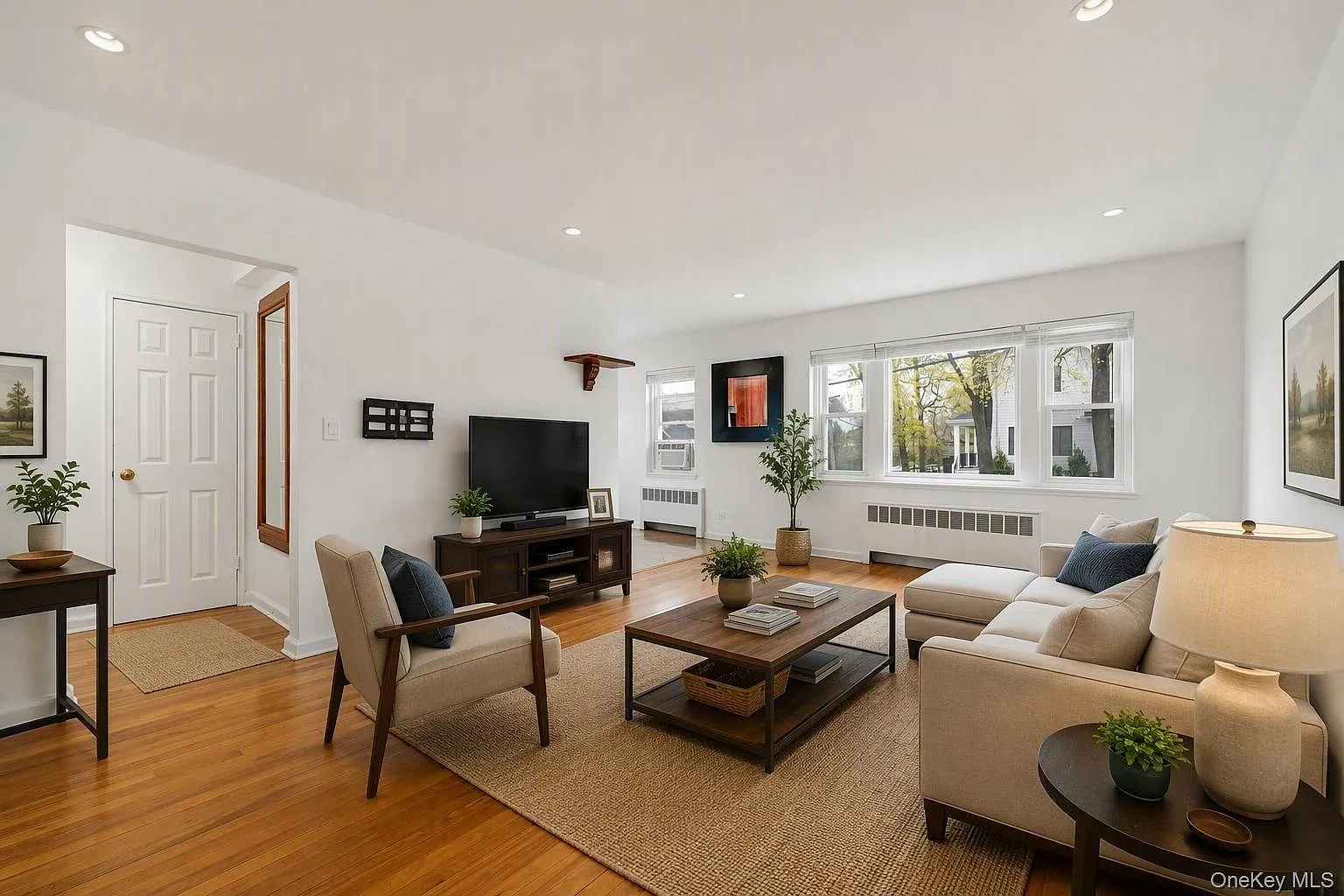 2 bed, 1.5 bath, 1100 sqft, $4,495 — Photo 2