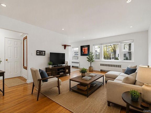 2nd image of 184 Purchase St APT 12
