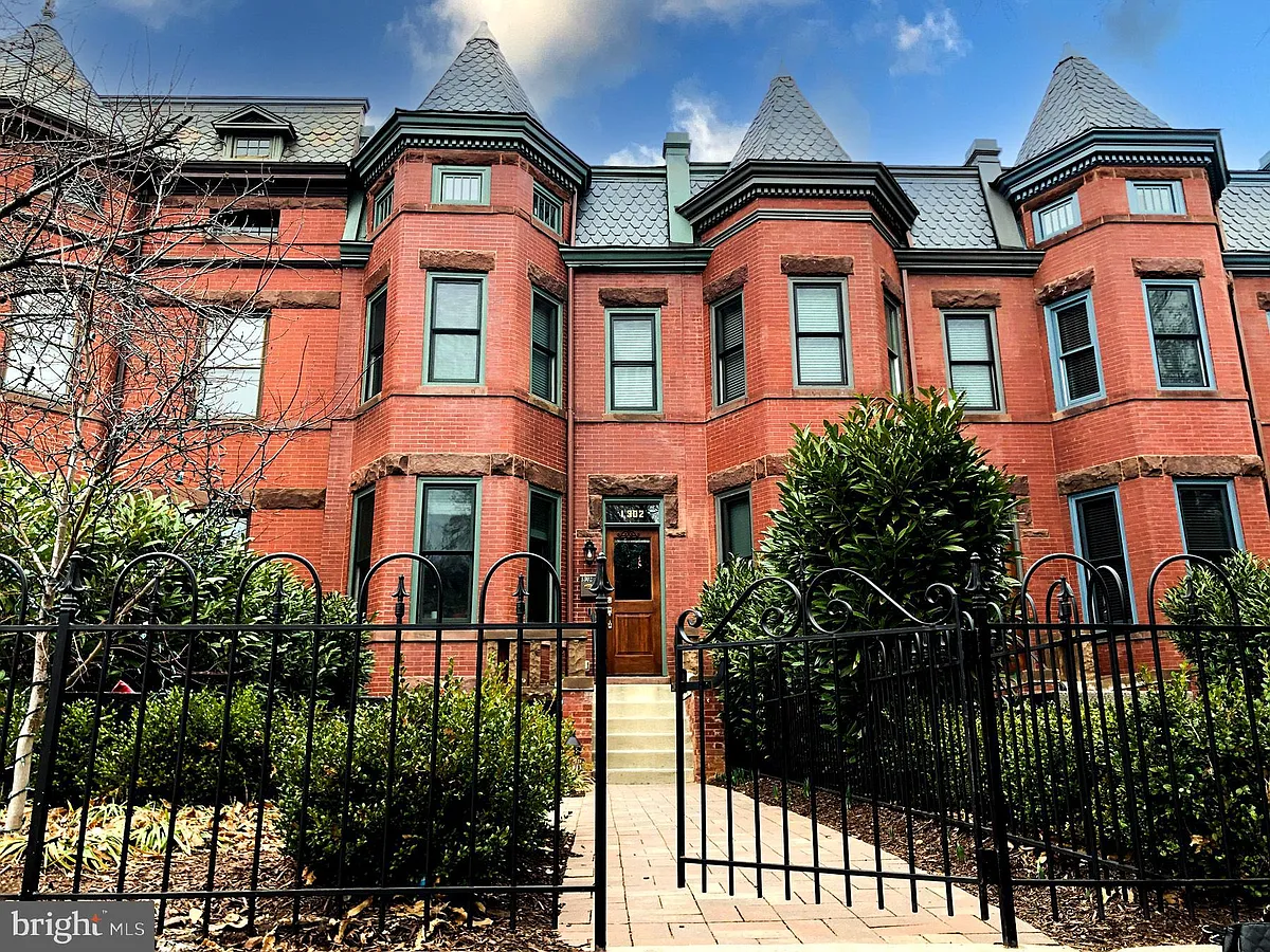 Building Photo - 1302 E Capitol St NE #B