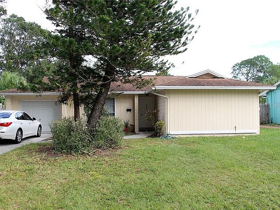 3rd image of 6803 Crest Hill Ct