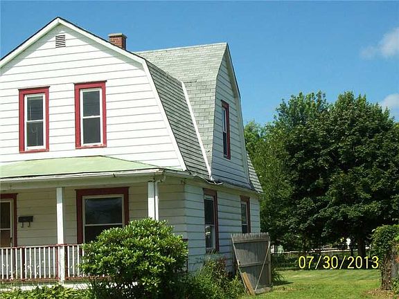4th image of 2542 Lake St