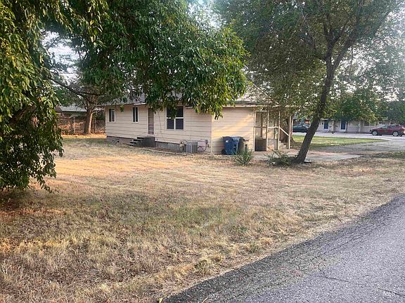 3rd image of 2300 S Pond St