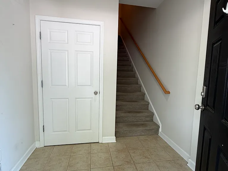 926 Iris St #E — Photo 8