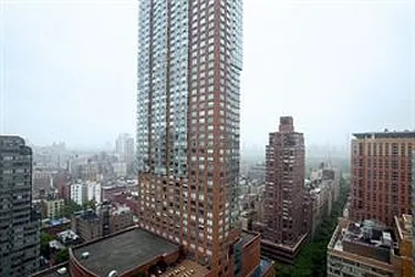 Rented by R New York