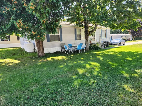 28 Pinehill MHP Road #28, Berwick, ME 03901