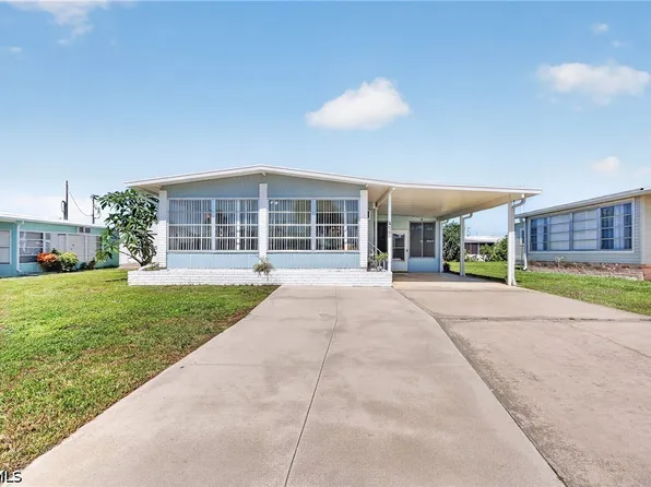 557 Peace Lake Ct, North Fort Myers, FL 33917