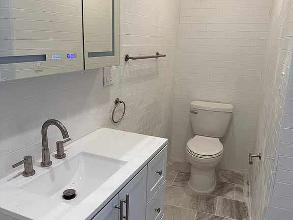 5th image of 51 Main St #Penthouse
