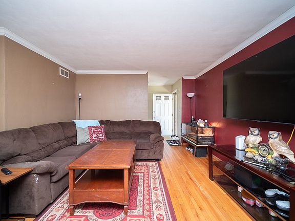4th image of 3223 Basswood St