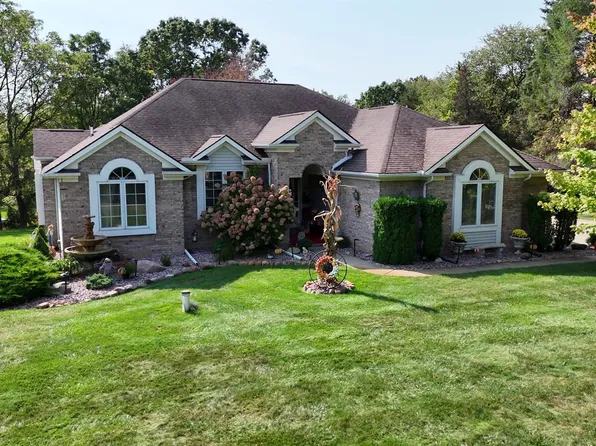 1411 Rillview Ct, Metamora, MI 48455