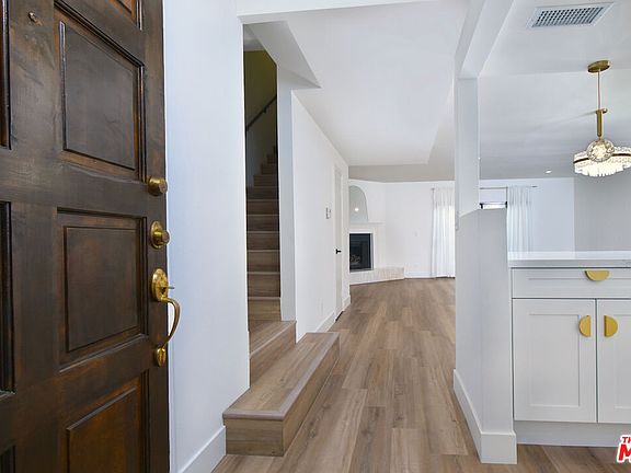 3rd image of 4543 Coldwater Canyon Ave APT 5