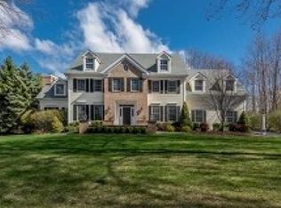 2 Canterbury Ct, Mendham, NJ 07945