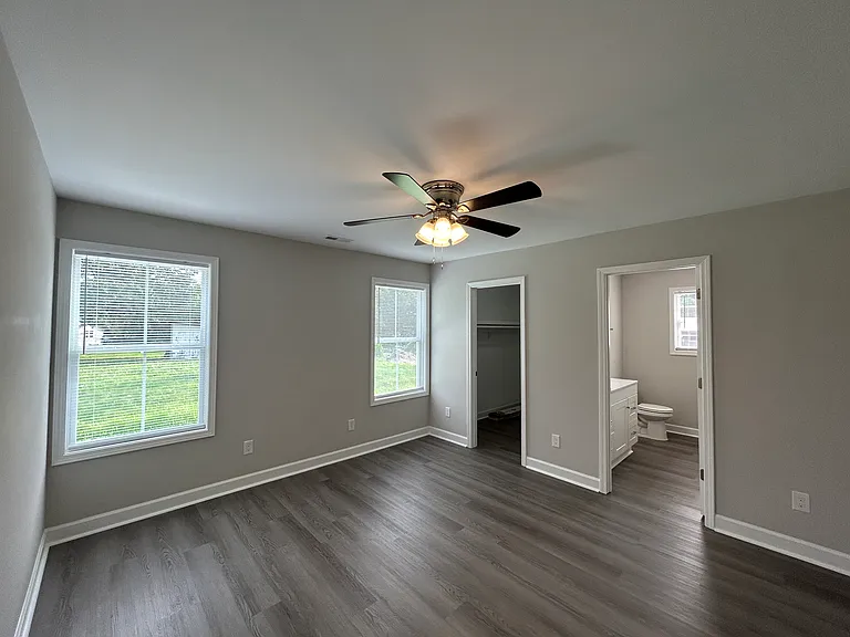 410 Kendall St — Photo 13