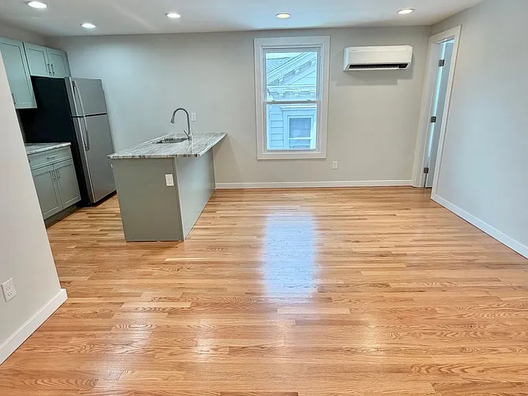 18 Cedar St — Photo 18
