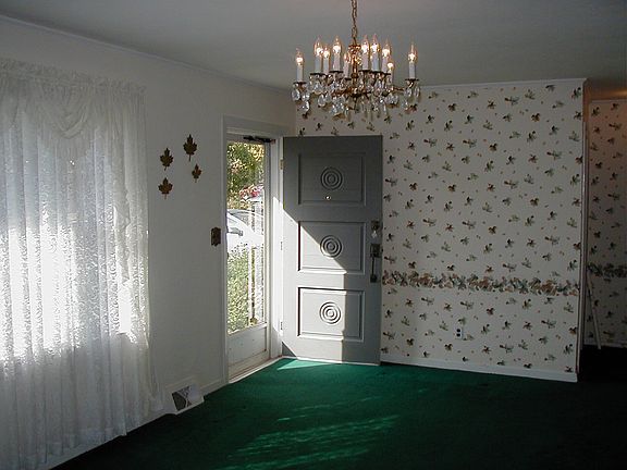 2nd image of 512 Hillsdale Dr