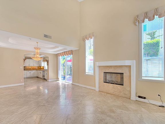 4th image of 1208 Mackay Ln